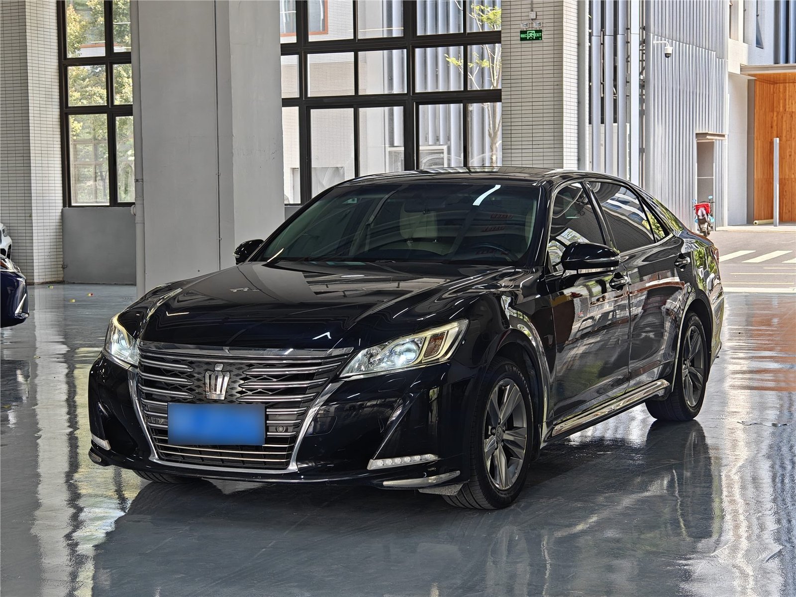 丰田 皇冠 2015款 2.0T