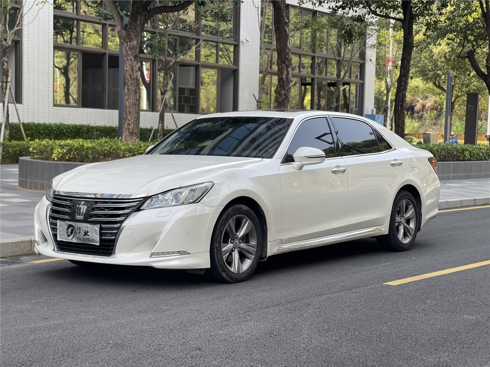 丰田 皇冠 2015款 2.0T