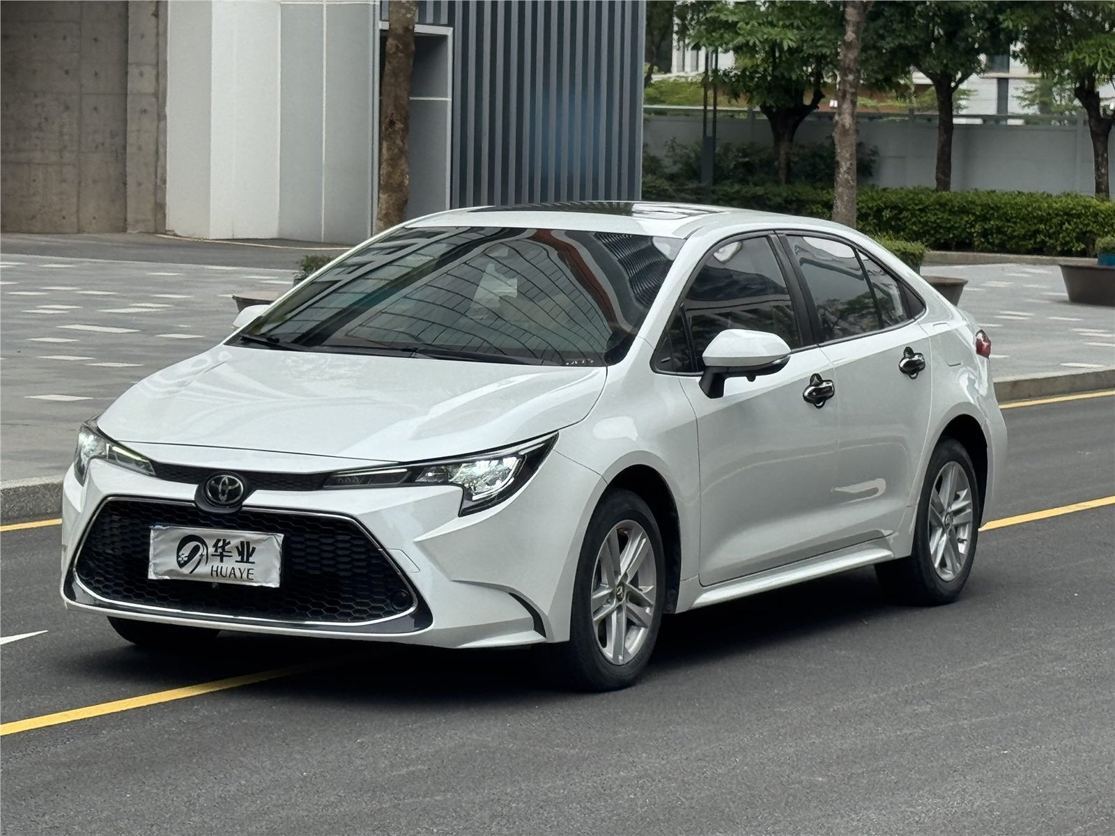 丰田 雷凌 2021款 185T CVT 豪华版