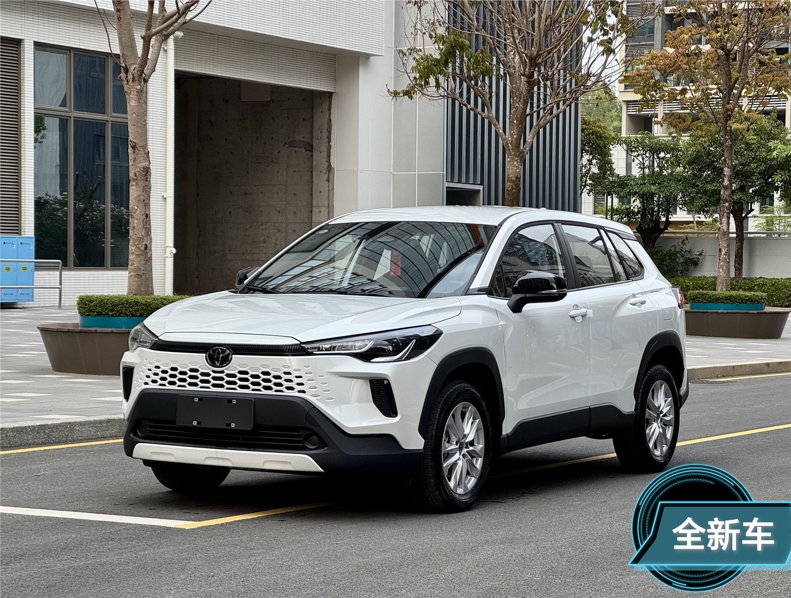 丰田 卡罗拉锐放 2026款 2.0L